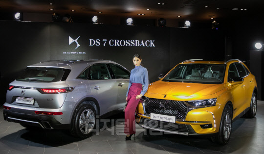 [] DS , ÷׽ SUV DS 7 ũν 